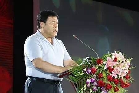 五粮液集团董事长刘中国应邀出席德商汇壹周年庆典